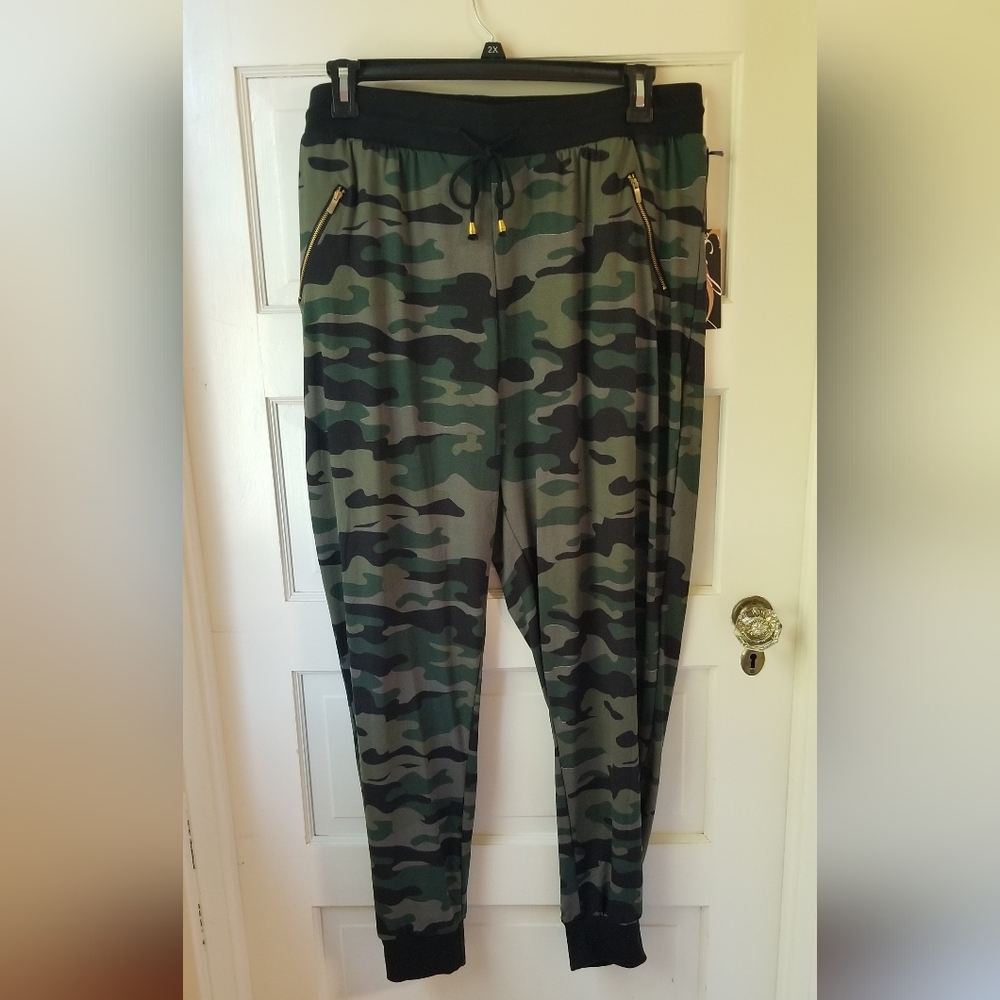 Splash Dark Camo Lightweight Jogger Pants with Generous Front Pockets Size 3X